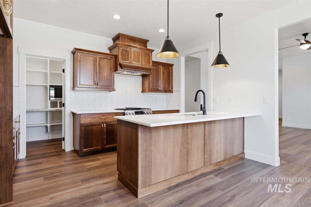 9372 S Sapper Hill Ave, Kuna, Idaho 83634, 3 Bedrooms, 2 Bathrooms, Residential For Sale, Price $609,900, 98992435