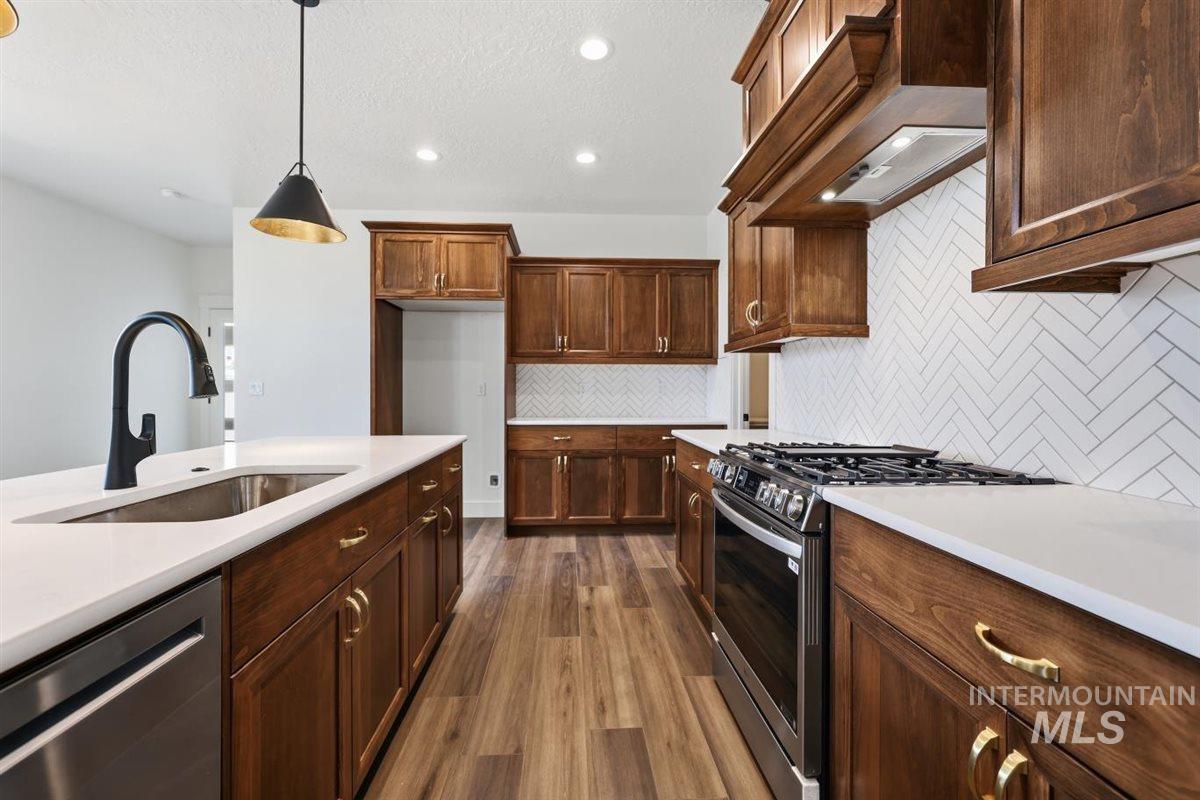 9372 S Sapper Hill Ave, Kuna, Idaho 83634, 3 Bedrooms, 2 Bathrooms, Residential For Sale, Price $609,900, 98992435