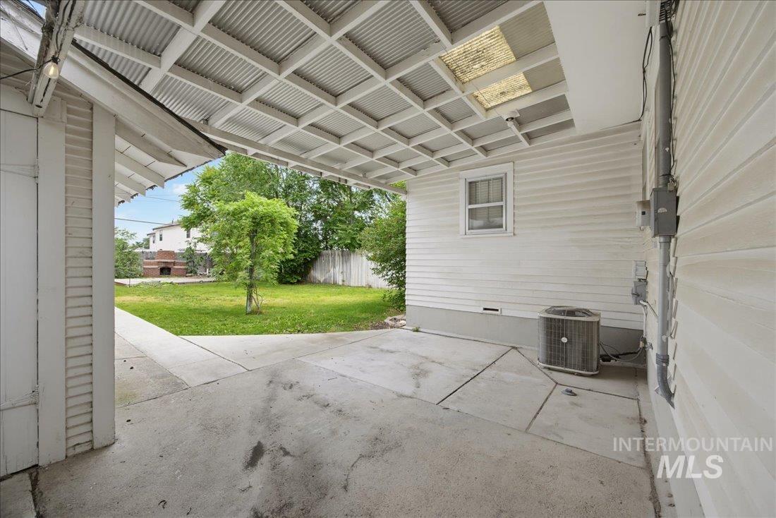 915 13th Ave S, Nampa, Idaho 83651, 3 Bedrooms, 2 Bathrooms, Residential For Sale, Price $345,000,MLS 98992438