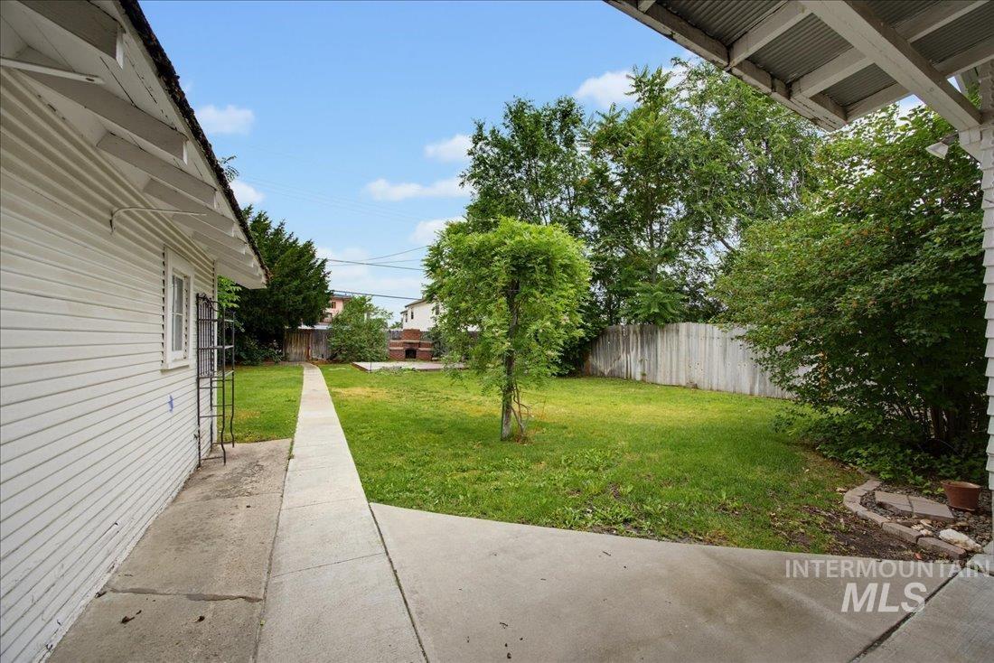 915 13th Ave S, Nampa, Idaho 83651, 3 Bedrooms, 2 Bathrooms, Residential For Sale, Price $345,000,MLS 98992438