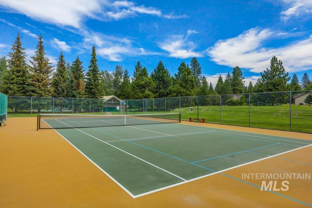 649 Woodlands Drive, McCall, Idaho 83638, 3 Bedrooms, 2 Bathrooms, Residential For Sale, Price $738,000, 98992439
