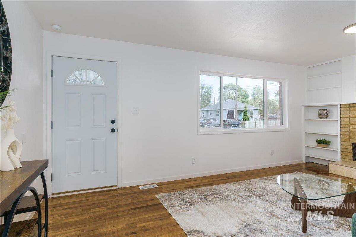 511 E Poplar St, Pocatello, Idaho 83201, 5 Bedrooms, 3 Bathrooms, Residential For Sale, Price $359,900,MLS 98992442