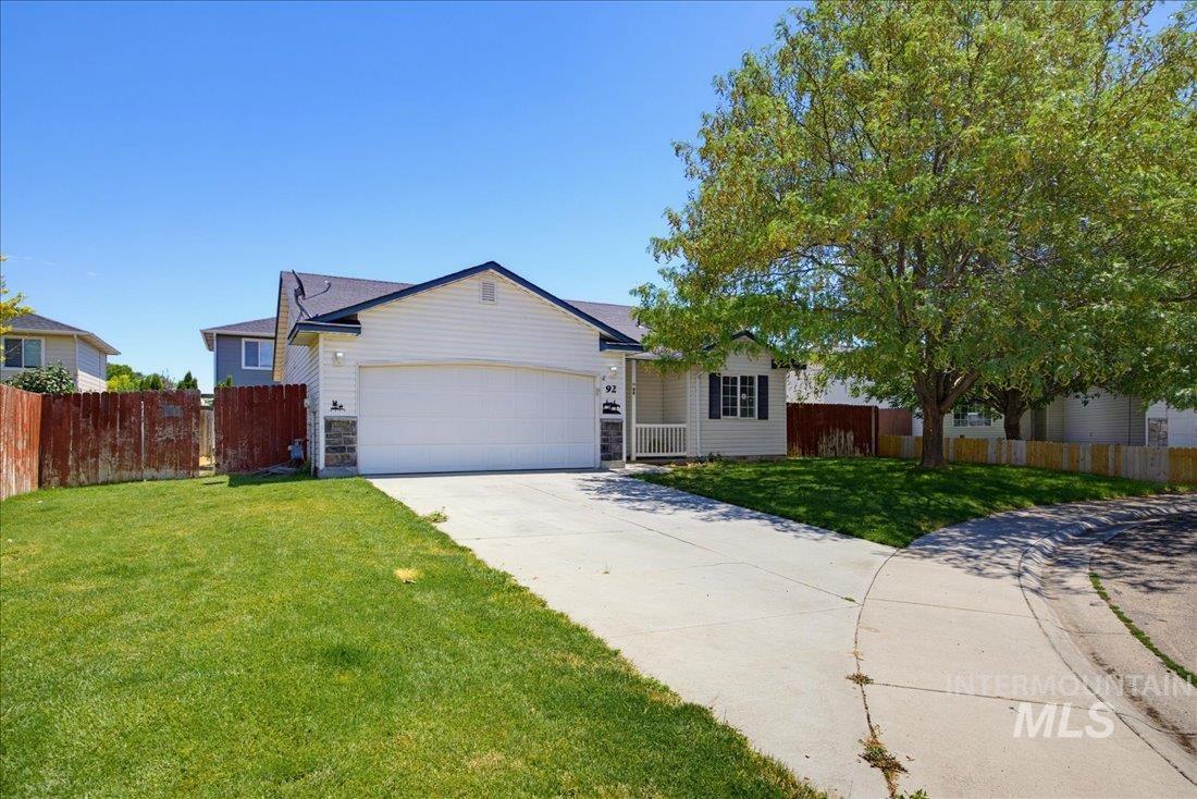 92 S Bancroft Way, Nampa, Idaho 83686, 3 Bedrooms, 2 Bathrooms, Residential For Sale, Price $319,990,MLS 98992443