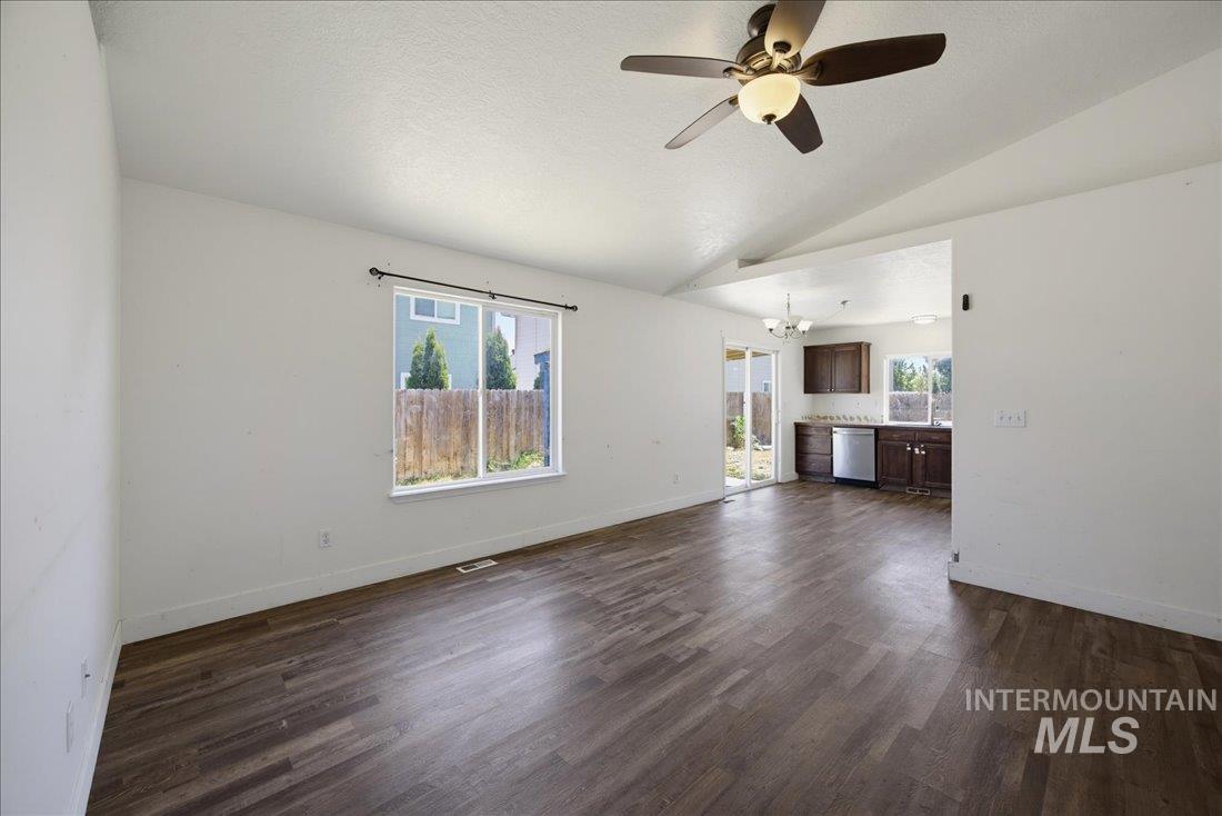 92 S Bancroft Way, Nampa, Idaho 83686, 3 Bedrooms, 2 Bathrooms, Residential For Sale, Price $319,990,MLS 98992443