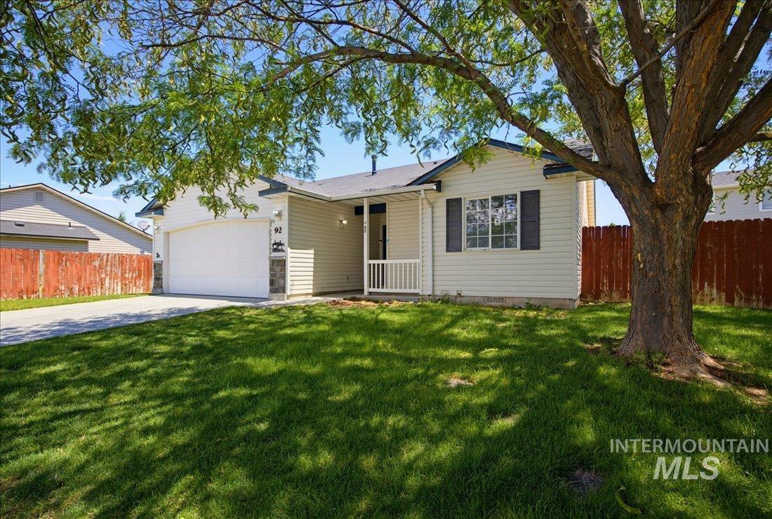 92 S Bancroft Way, Nampa, Idaho 83686, 3 Bedrooms, 2 Bathrooms, Residential For Sale, Price $319,990,MLS 98992443