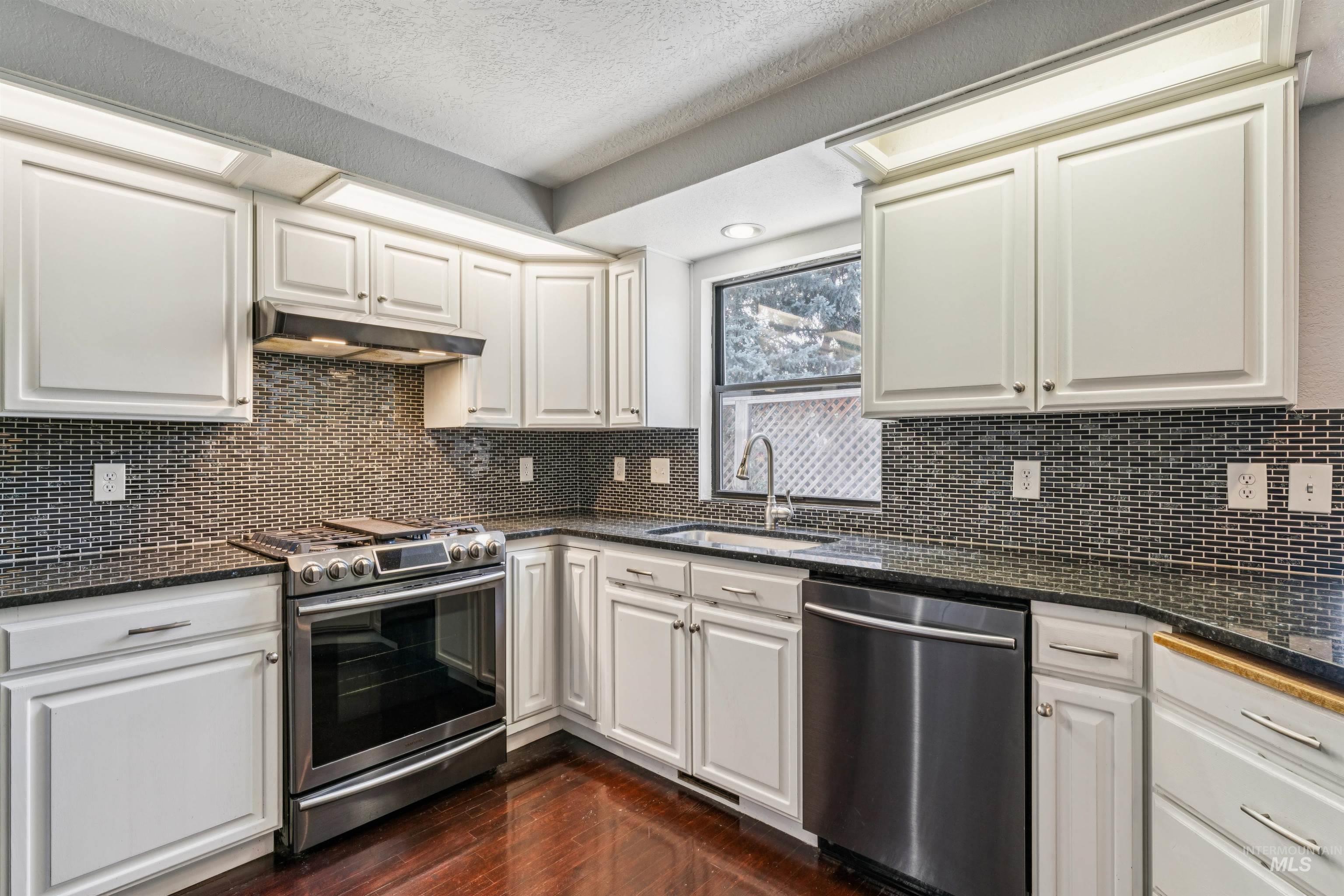 9831 W Ripley St, Boise, Idaho 83704, 6 Bedrooms, 4 Bathrooms, Residential For Sale, Price $755,990, 98992445