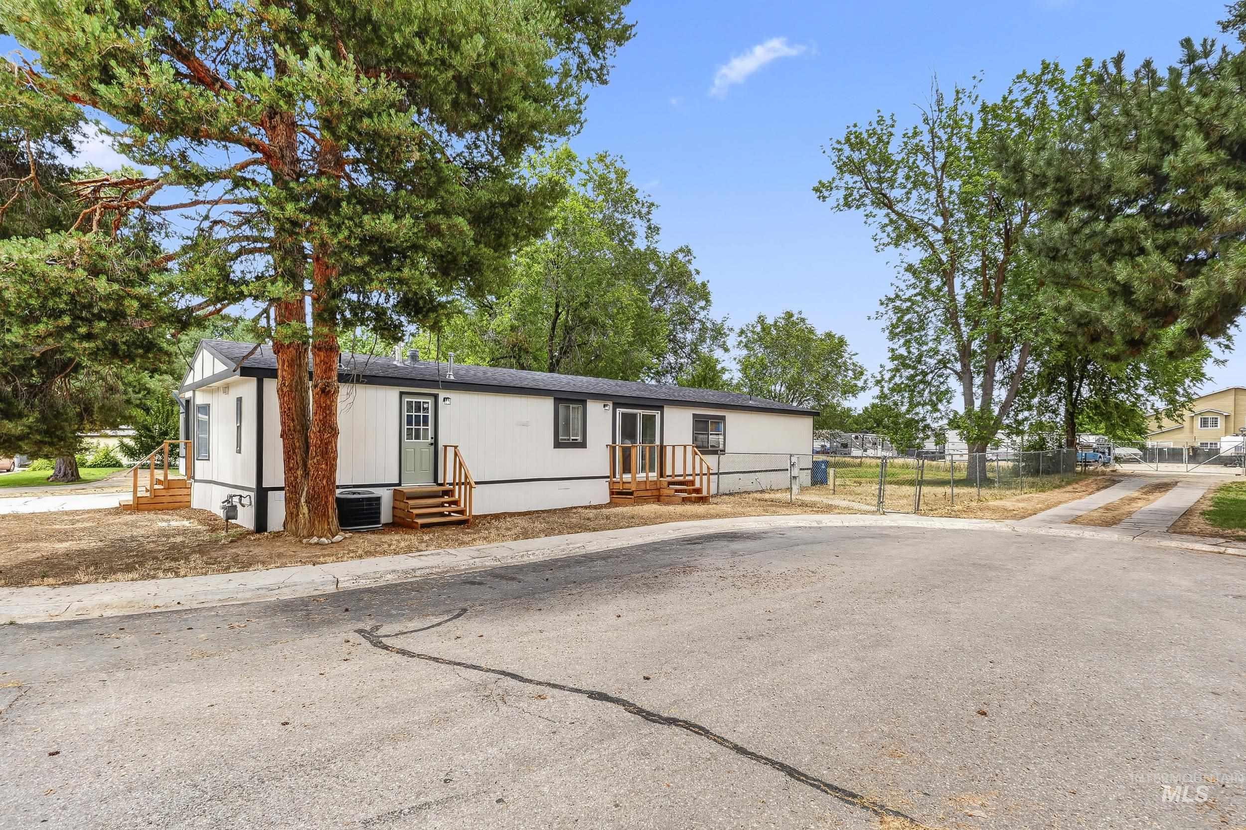 543 Silver City Dr, Boise, Idaho 83713, 4 Bedrooms, 2 Bathrooms, Residential For Sale, Price $114,900,MLS 98992448