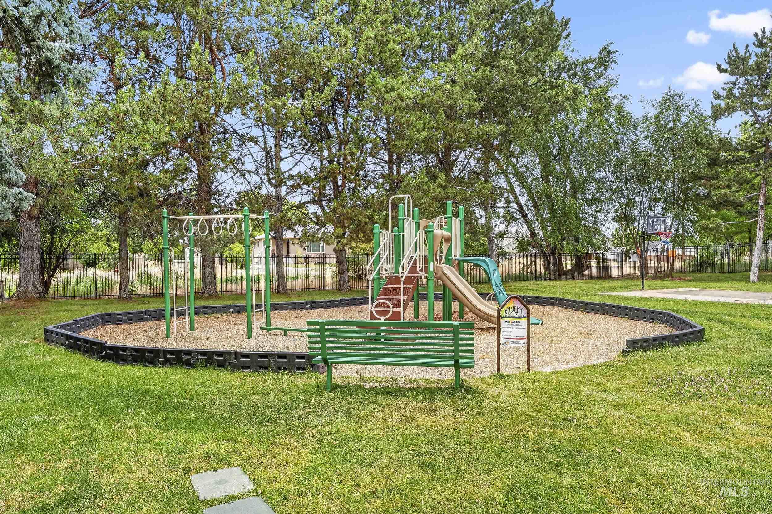 543 Silver City Dr, Boise, Idaho 83713, 4 Bedrooms, 2 Bathrooms, Residential For Sale, Price $114,900,MLS 98992448