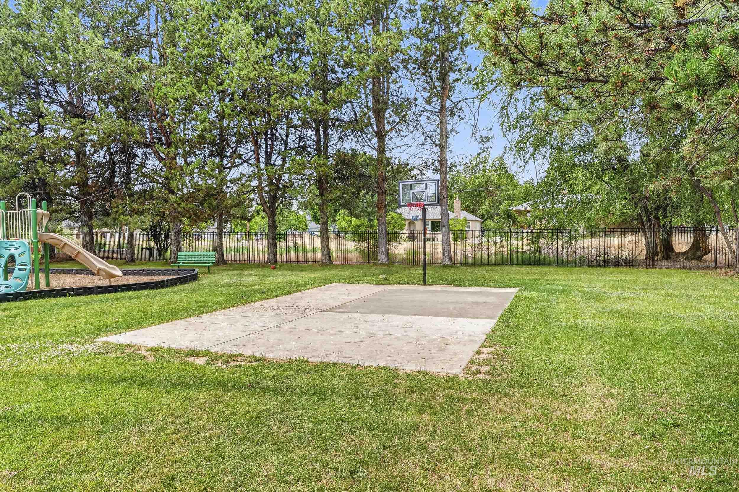 543 Silver City Dr, Boise, Idaho 83713, 4 Bedrooms, 2 Bathrooms, Residential For Sale, Price $114,900,MLS 98992448