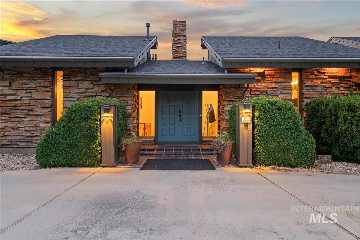 5290 N Sorrento Dr, Boise, Idaho 83704, 6 Bedrooms, 4.5 Bathrooms, Residential For Sale, Price $1,575,000, 98992450