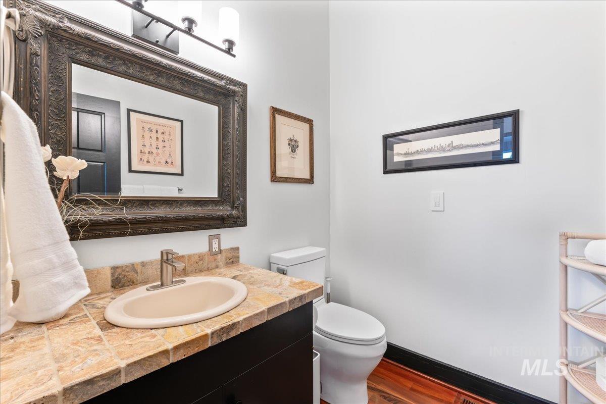 5290 N Sorrento Dr, Boise, Idaho 83704, 6 Bedrooms, 4.5 Bathrooms, Residential For Sale, Price $1,575,000, 98992450