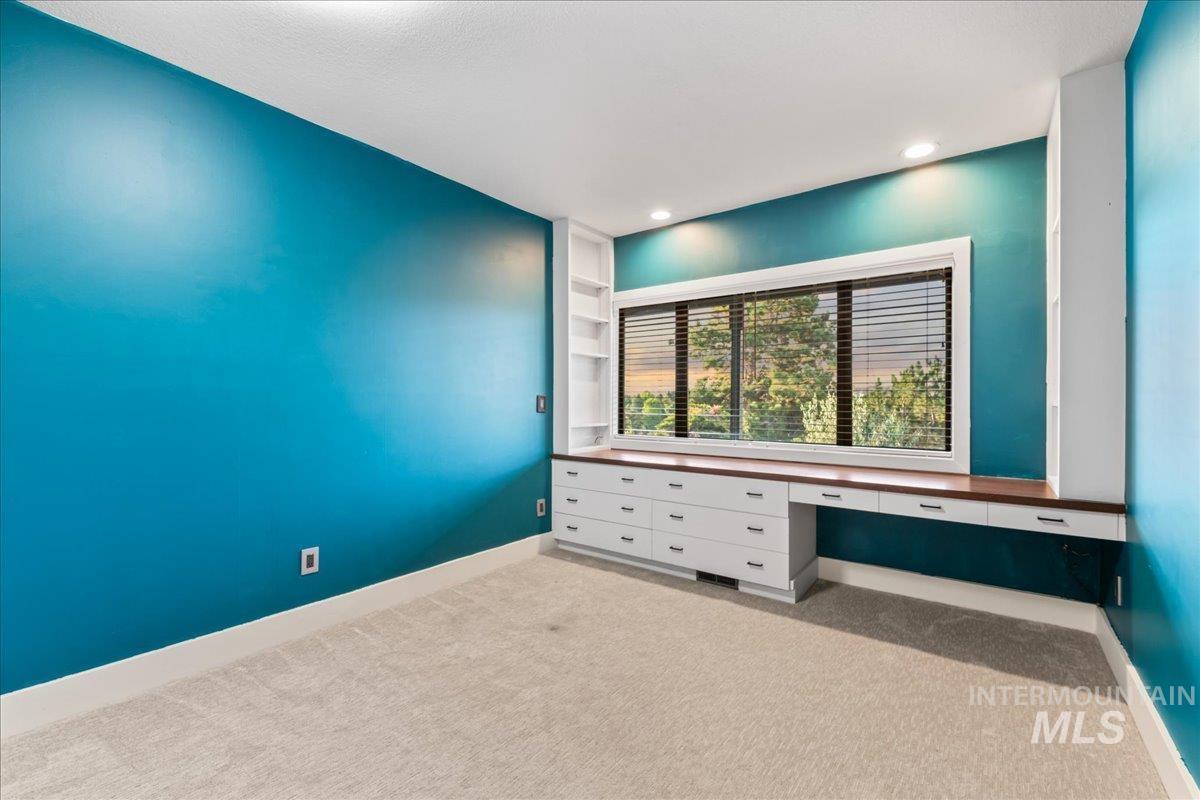 5290 N Sorrento Dr, Boise, Idaho 83704, 6 Bedrooms, 4.5 Bathrooms, Residential For Sale, Price $1,575,000, 98992450