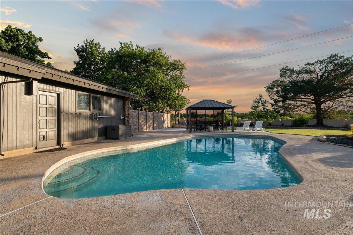5290 N Sorrento Dr, Boise, Idaho 83704, 6 Bedrooms, 4.5 Bathrooms, Residential For Sale, Price $1,575,000, 98992450