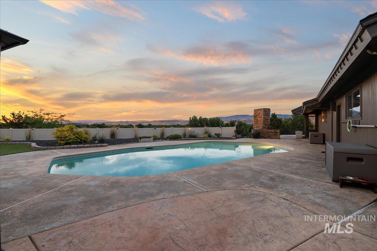 5290 N Sorrento Dr, Boise, Idaho 83704, 6 Bedrooms, 4.5 Bathrooms, Residential For Sale, Price $1,575,000, 98992450