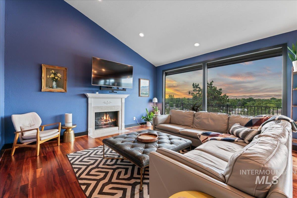 5290 N Sorrento Dr, Boise, Idaho 83704, 6 Bedrooms, 4.5 Bathrooms, Residential For Sale, Price $1,575,000, 98992450