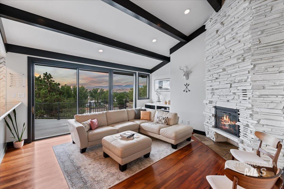 5290 N Sorrento Dr, Boise, Idaho 83704, 6 Bedrooms, 4.5 Bathrooms, Residential For Sale, Price $1,575,000, 98992450