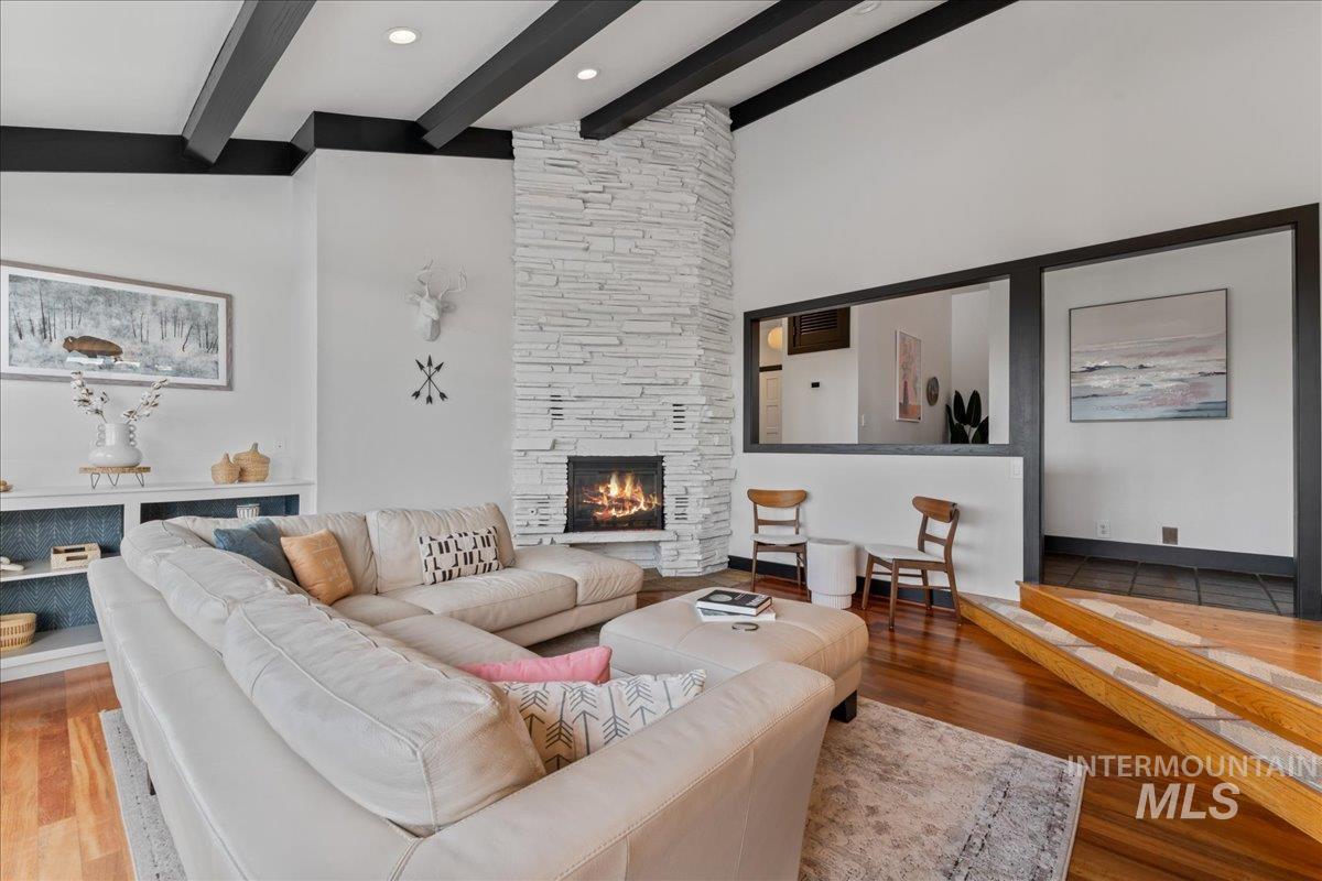 5290 N Sorrento Dr, Boise, Idaho 83704, 6 Bedrooms, 4.5 Bathrooms, Residential For Sale, Price $1,575,000, 98992450