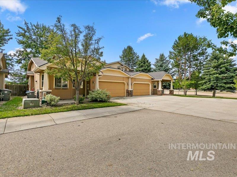 7342 W Gillis Rd, Boise, Idaho 83714, 3 Bedrooms, 2.5 Bathrooms, Residential For Sale, Price $525,000, 98992451