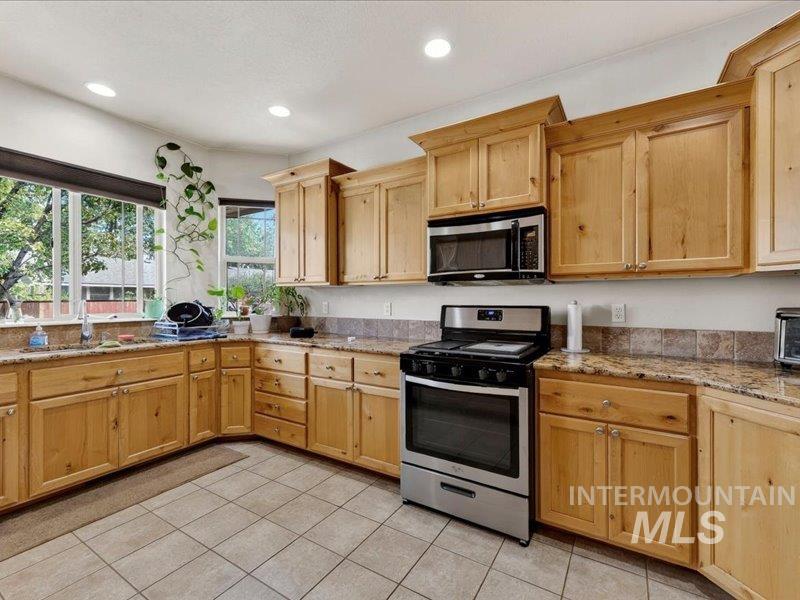 7342 W Gillis Rd, Boise, Idaho 83714, 3 Bedrooms, 2.5 Bathrooms, Residential For Sale, Price $525,000, 98992451