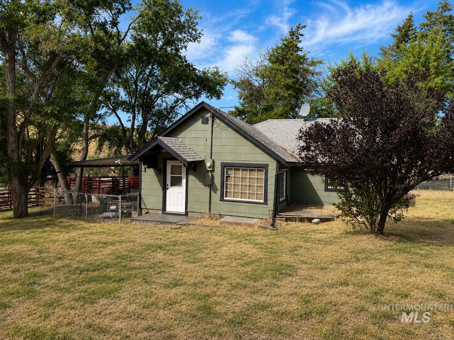 259 Highway 12, Pomeroy, Washington 99347, 3 Bedrooms, 2 Bathrooms, Residential For Sale, Price $289,000,MLS 98992452