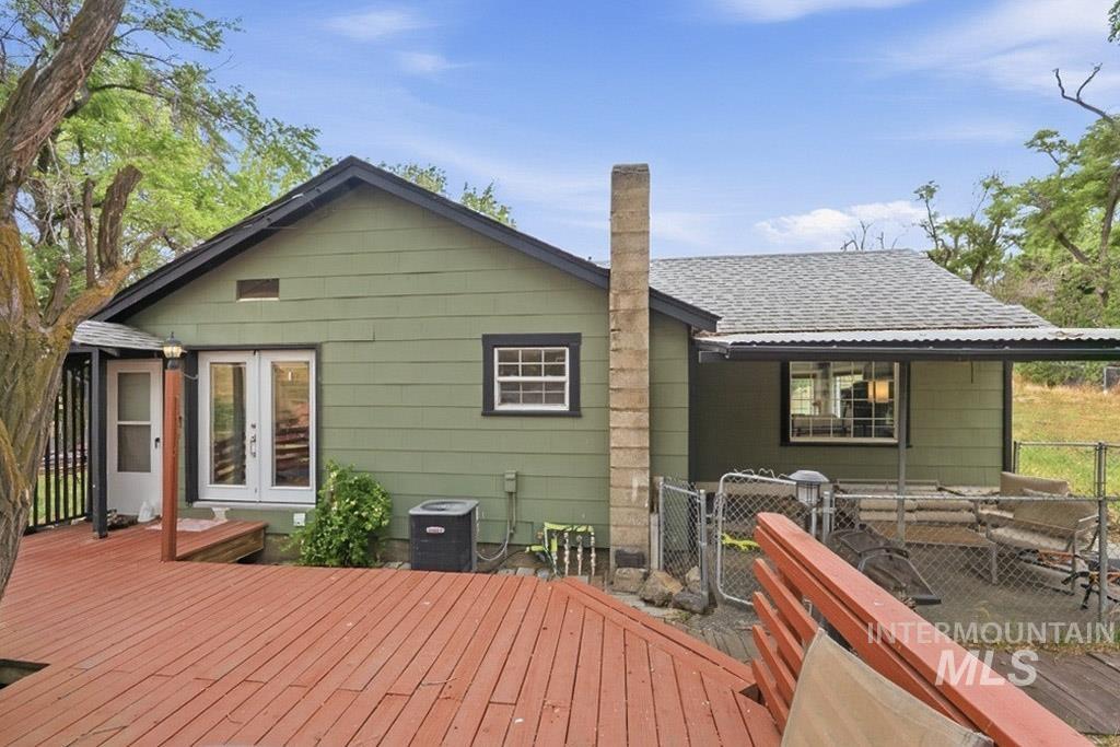 259 Highway 12, Pomeroy, Washington 99347, 3 Bedrooms, 2 Bathrooms, Residential For Sale, Price $294,500,MLS 98992452