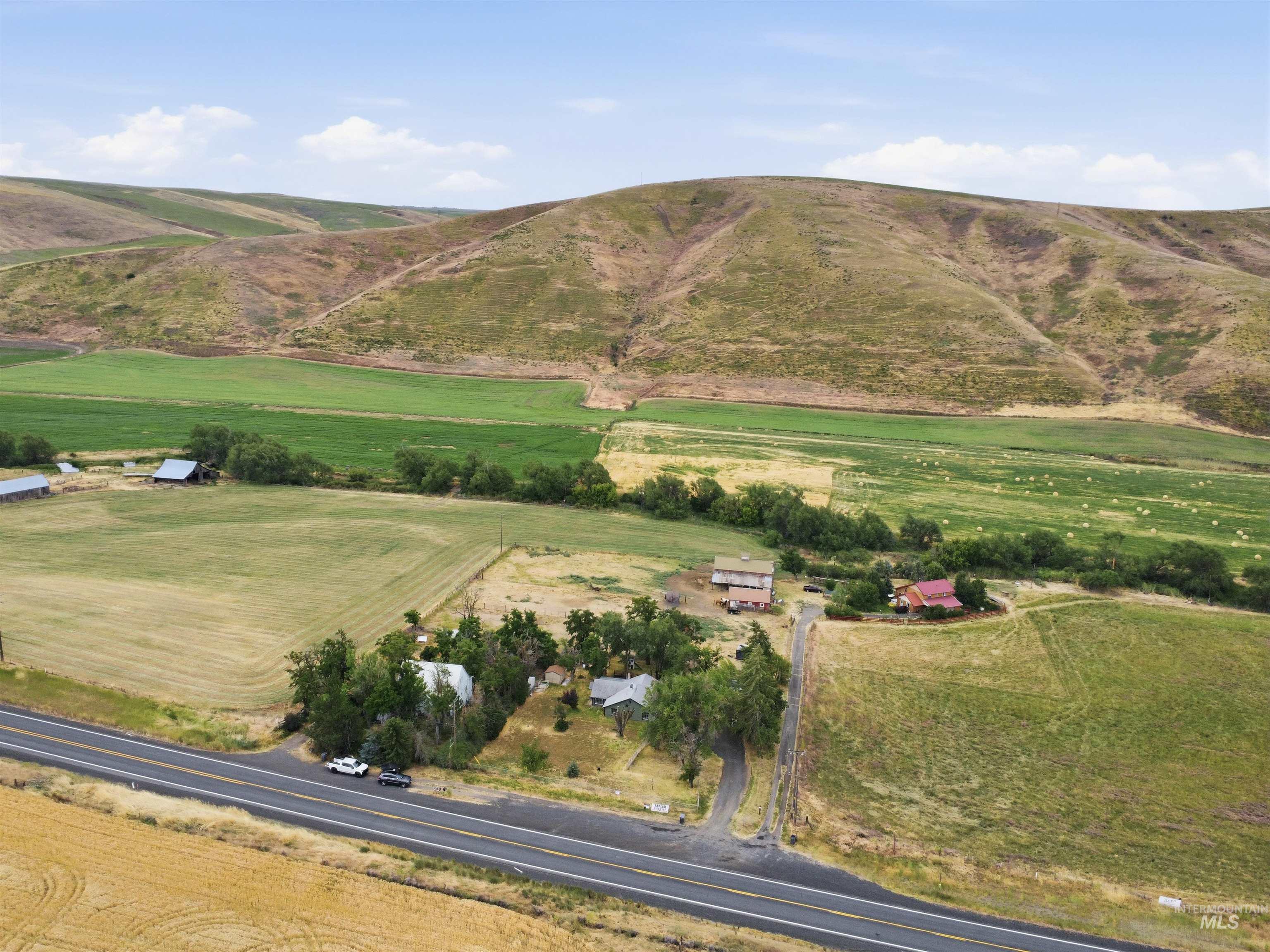 259 Highway 12, Pomeroy, Washington 99347, 3 Bedrooms, 2 Bathrooms, Residential For Sale, Price $294,500,MLS 98992452