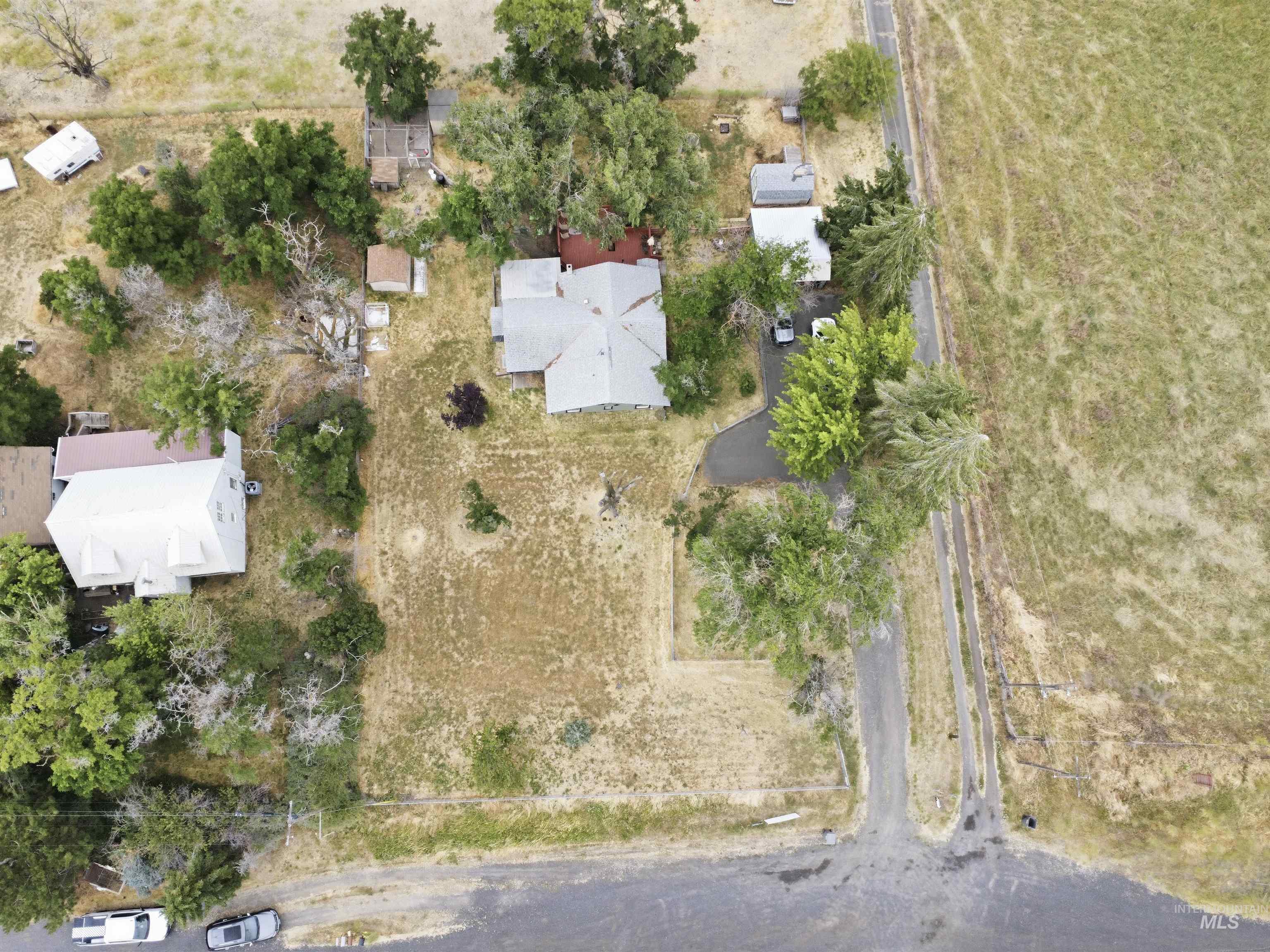 259 Highway 12, Pomeroy, Washington 99347, 3 Bedrooms, 2 Bathrooms, Residential For Sale, Price $294,500,MLS 98992452