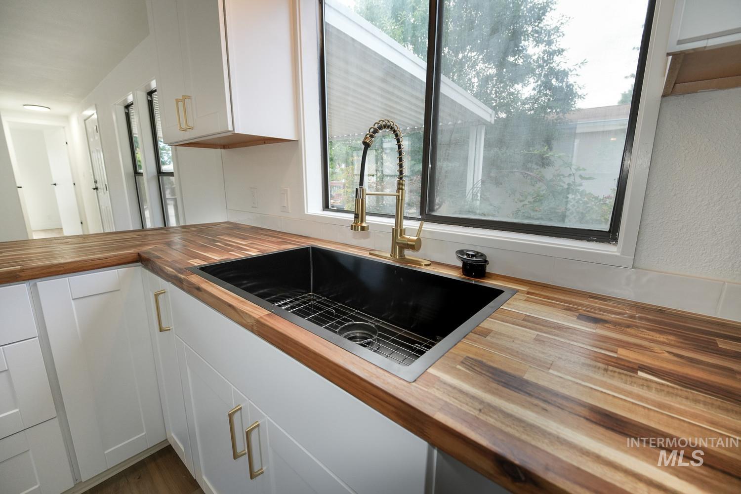 7826 Manassas Ln, Boise, Idaho 83714, 2 Bedrooms, 2 Bathrooms, Residential For Sale, Price $105,000,MLS 98992455