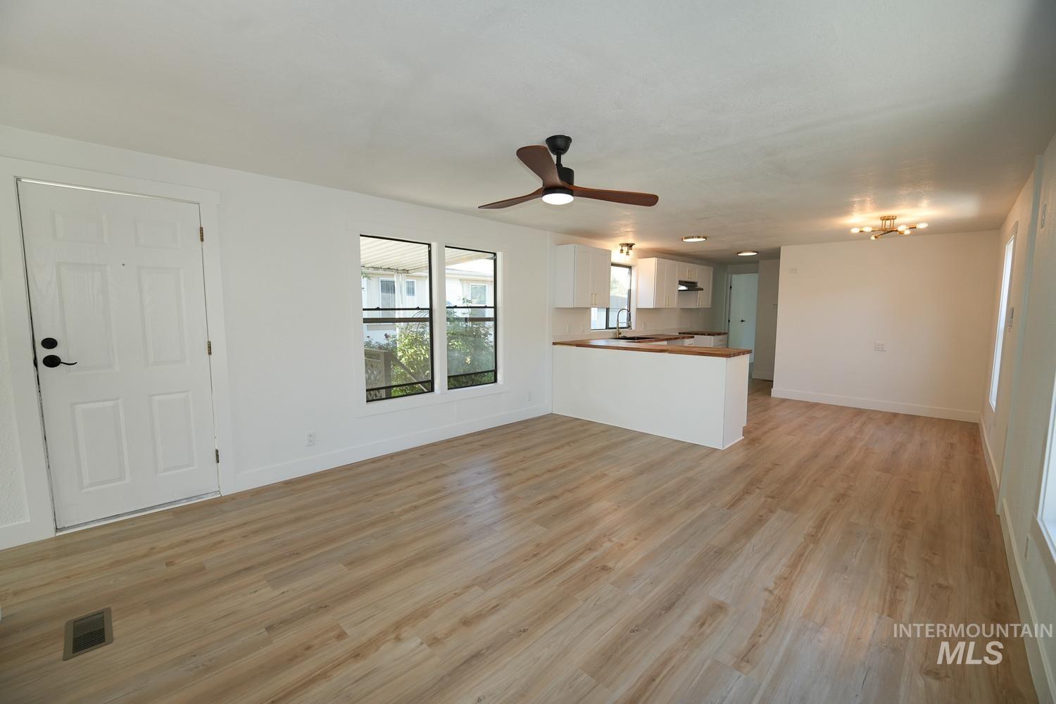 7826 Manassas Ln, Boise, Idaho 83714, 2 Bedrooms, 2 Bathrooms, Residential For Sale, Price $105,000,MLS 98992455