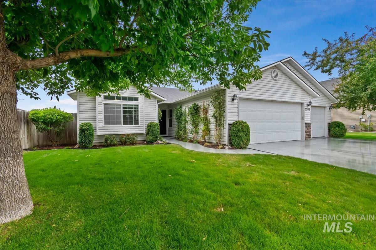 3906 E Clear Springs Dr, Nampa, Idaho 83686-3010, 3 Bedrooms, 2 Bathrooms, Residential For Sale, Price $399,000,MLS 98992456