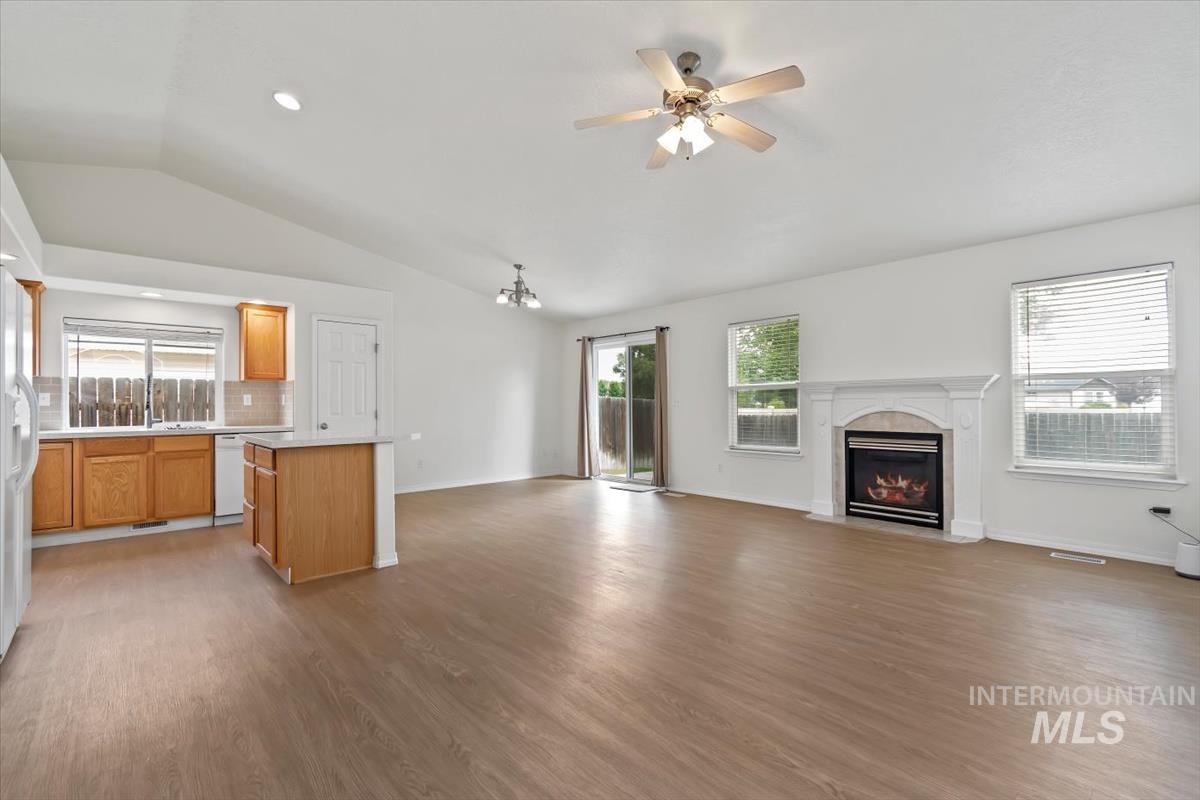 3906 E Clear Springs Dr, Nampa, Idaho 83686-3010, 3 Bedrooms, 2 Bathrooms, Residential For Sale, Price $399,000,MLS 98992456