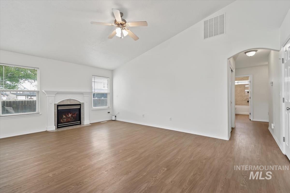 3906 E Clear Springs Dr, Nampa, Idaho 83686-3010, 3 Bedrooms, 2 Bathrooms, Residential For Sale, Price $399,000,MLS 98992456