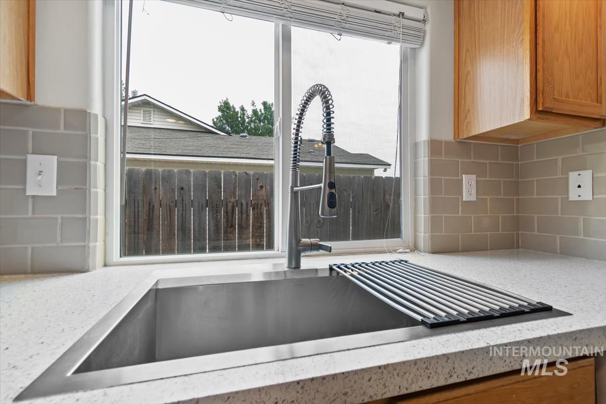 3906 E Clear Springs Dr, Nampa, Idaho 83686-3010, 3 Bedrooms, 2 Bathrooms, Residential For Sale, Price $399,000,MLS 98992456