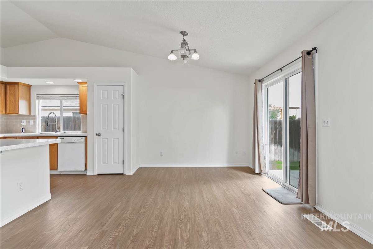 3906 E Clear Springs Dr, Nampa, Idaho 83686-3010, 3 Bedrooms, 2 Bathrooms, Residential For Sale, Price $399,000,MLS 98992456