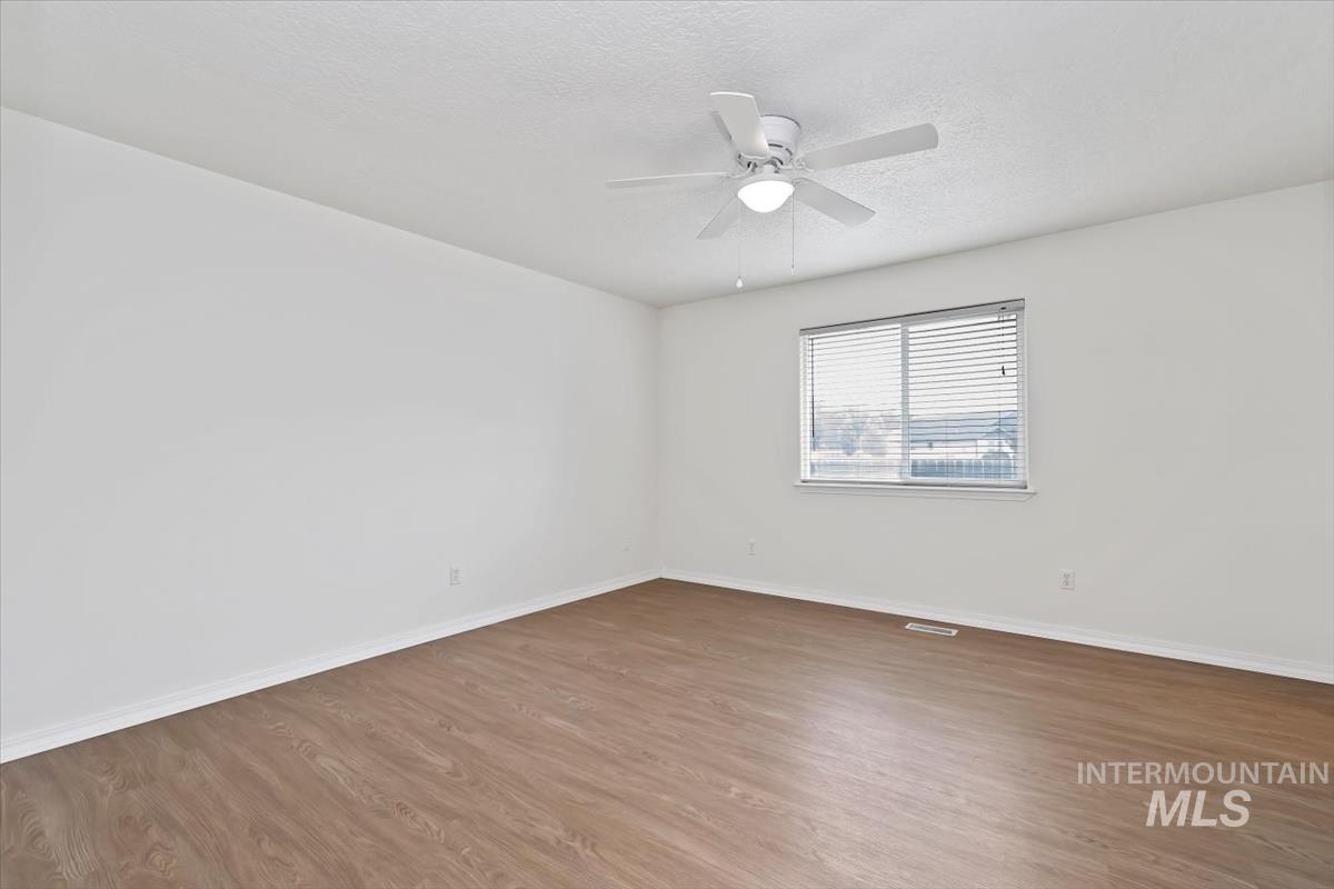 3906 E Clear Springs Dr, Nampa, Idaho 83686-3010, 3 Bedrooms, 2 Bathrooms, Residential For Sale, Price $399,000,MLS 98992456
