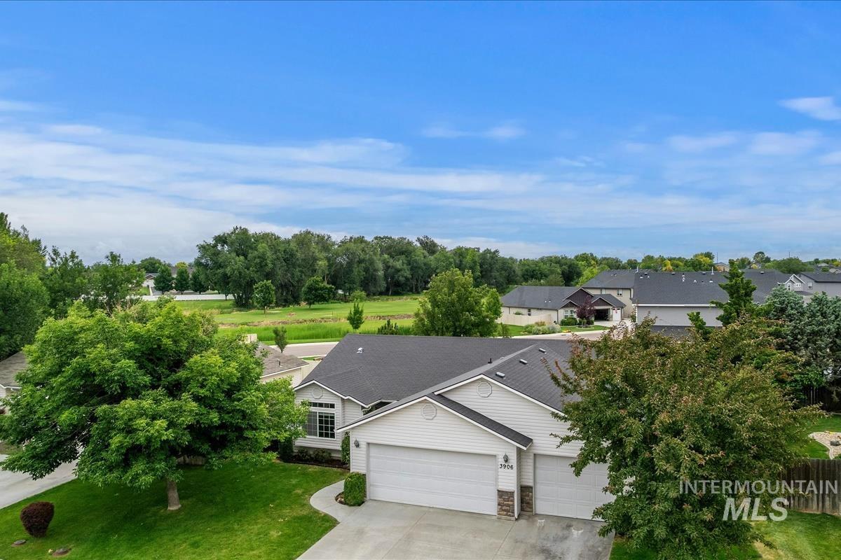 3906 E Clear Springs Dr, Nampa, Idaho 83686-3010, 3 Bedrooms, 2 Bathrooms, Residential For Sale, Price $399,000,MLS 98992456