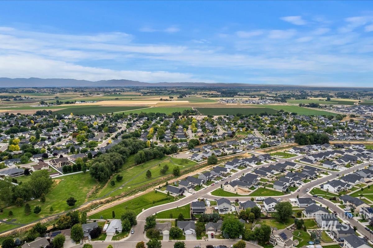 3906 E Clear Springs Dr, Nampa, Idaho 83686-3010, 3 Bedrooms, 2 Bathrooms, Residential For Sale, Price $399,000,MLS 98992456