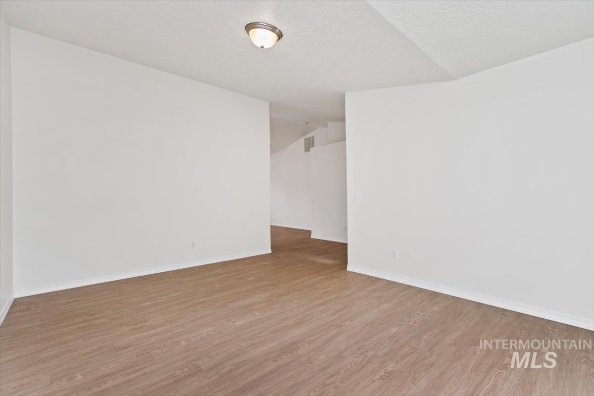 3906 E Clear Springs Dr, Nampa, Idaho 83686-3010, 3 Bedrooms, 2 Bathrooms, Residential For Sale, Price $399,000,MLS 98992456