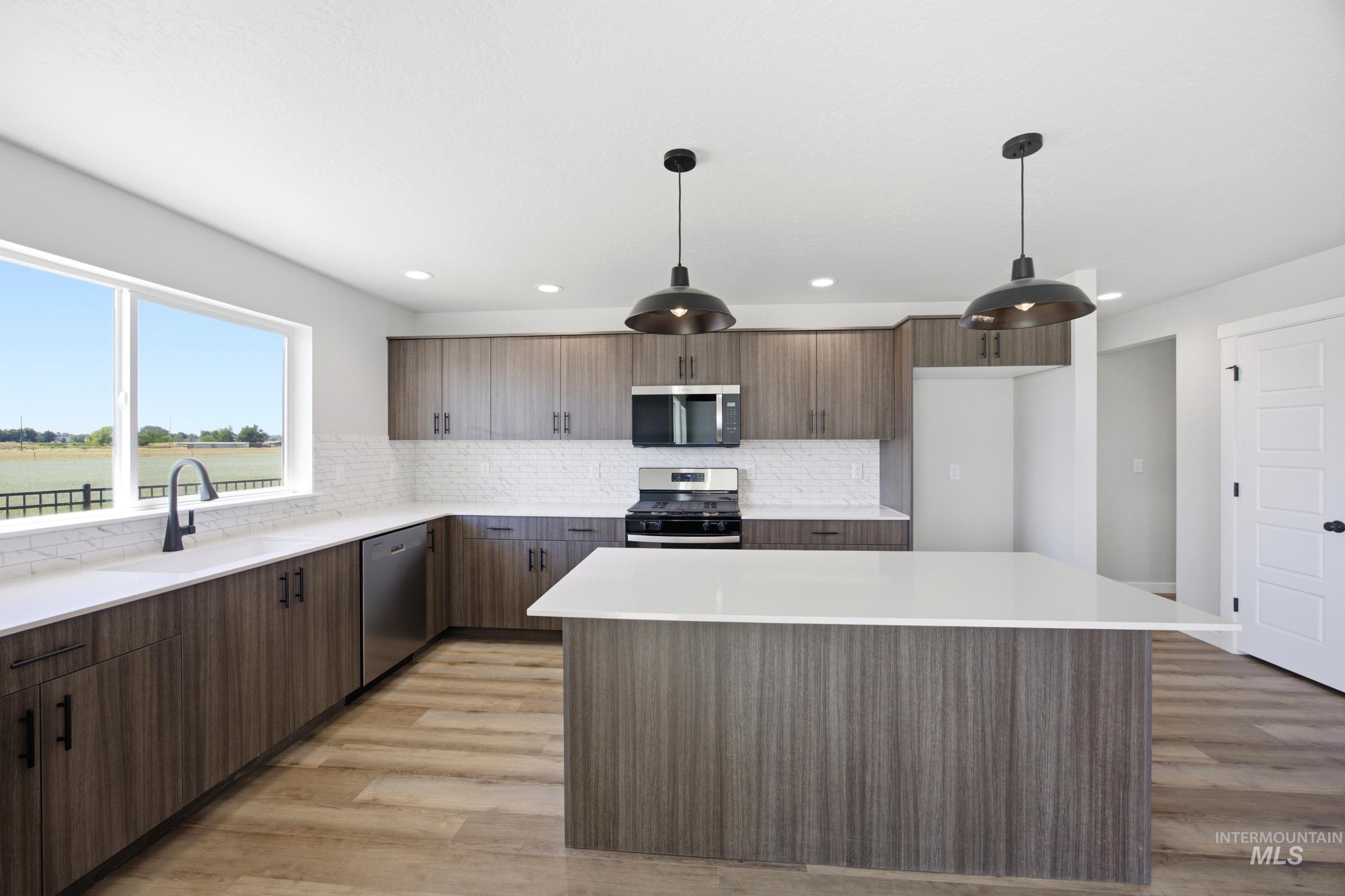 7277 W Trumbull Ct, Eagle, Idaho 83616, 5 Bedrooms, 2.5 Bathrooms, Residential For Sale, Price $659,990, 98992459