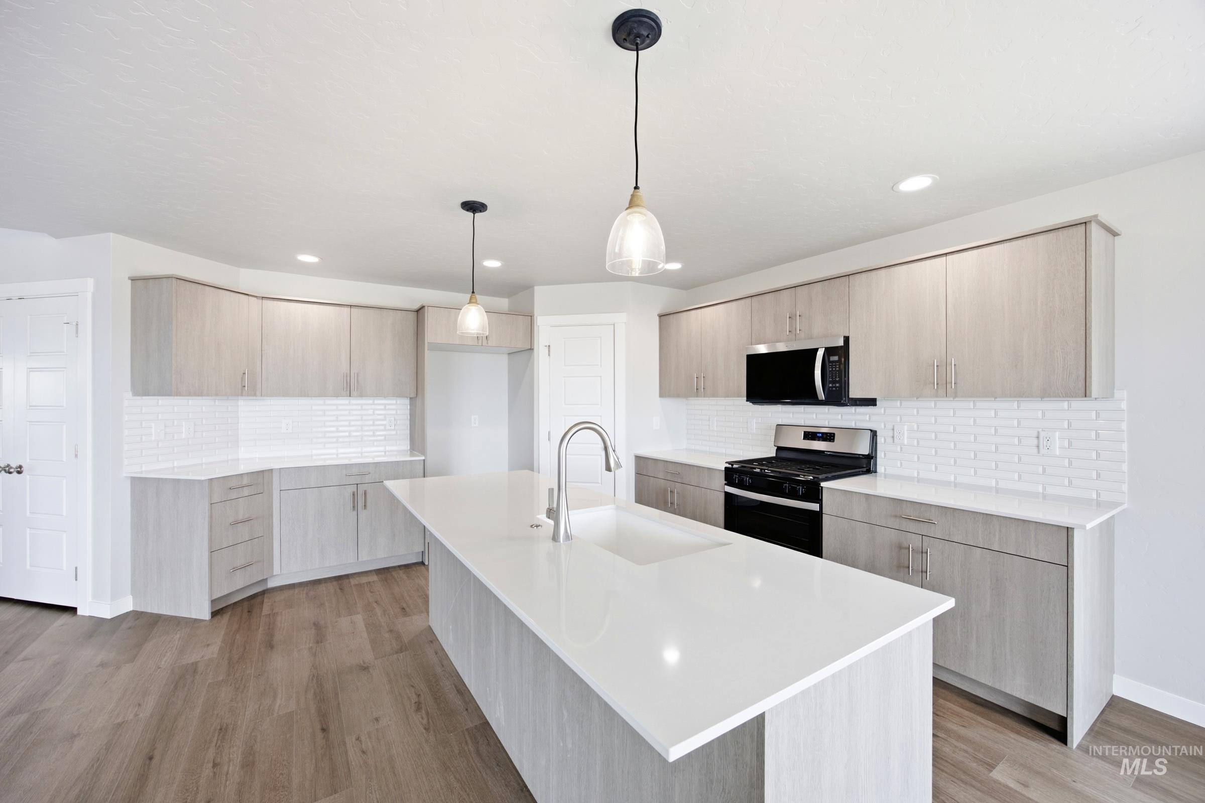 7271 W Trumbull Ct, Eagle, Idaho 83616, 4 Bedrooms, 3 Bathrooms, Residential For Sale, Price $799,990,MLS 98992460