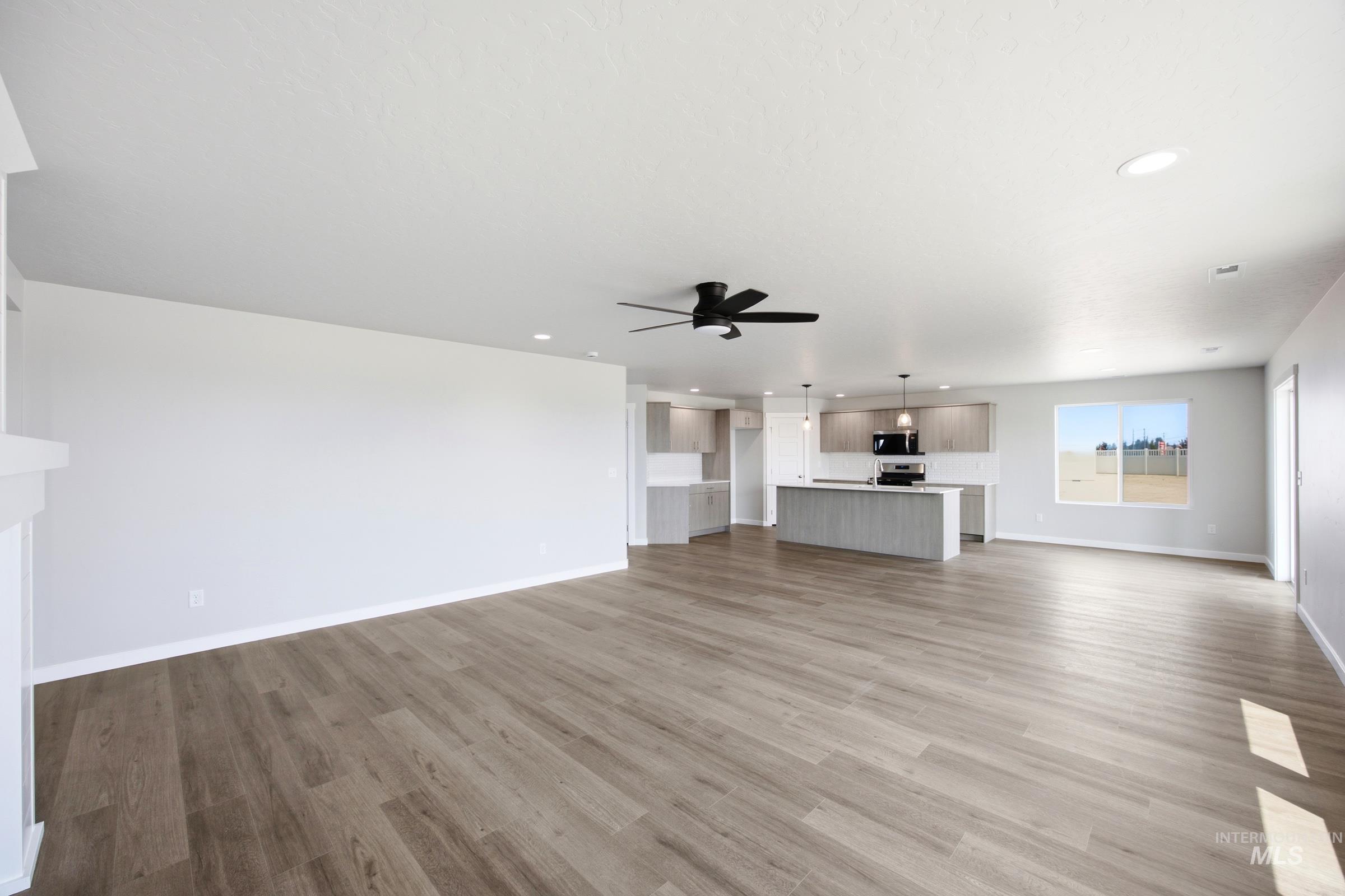 7271 W Trumbull Ct, Eagle, Idaho 83616, 4 Bedrooms, 3 Bathrooms, Residential For Sale, Price $799,990,MLS 98992460