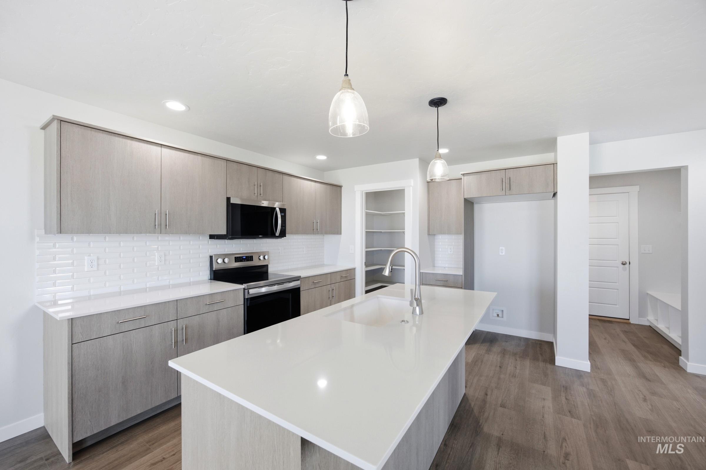 7406 W Trumbull Ct, Eagle, Idaho 83616, 3 Bedrooms, 2.5 Bathrooms, Residential For Sale, Price $505,990, 98992463