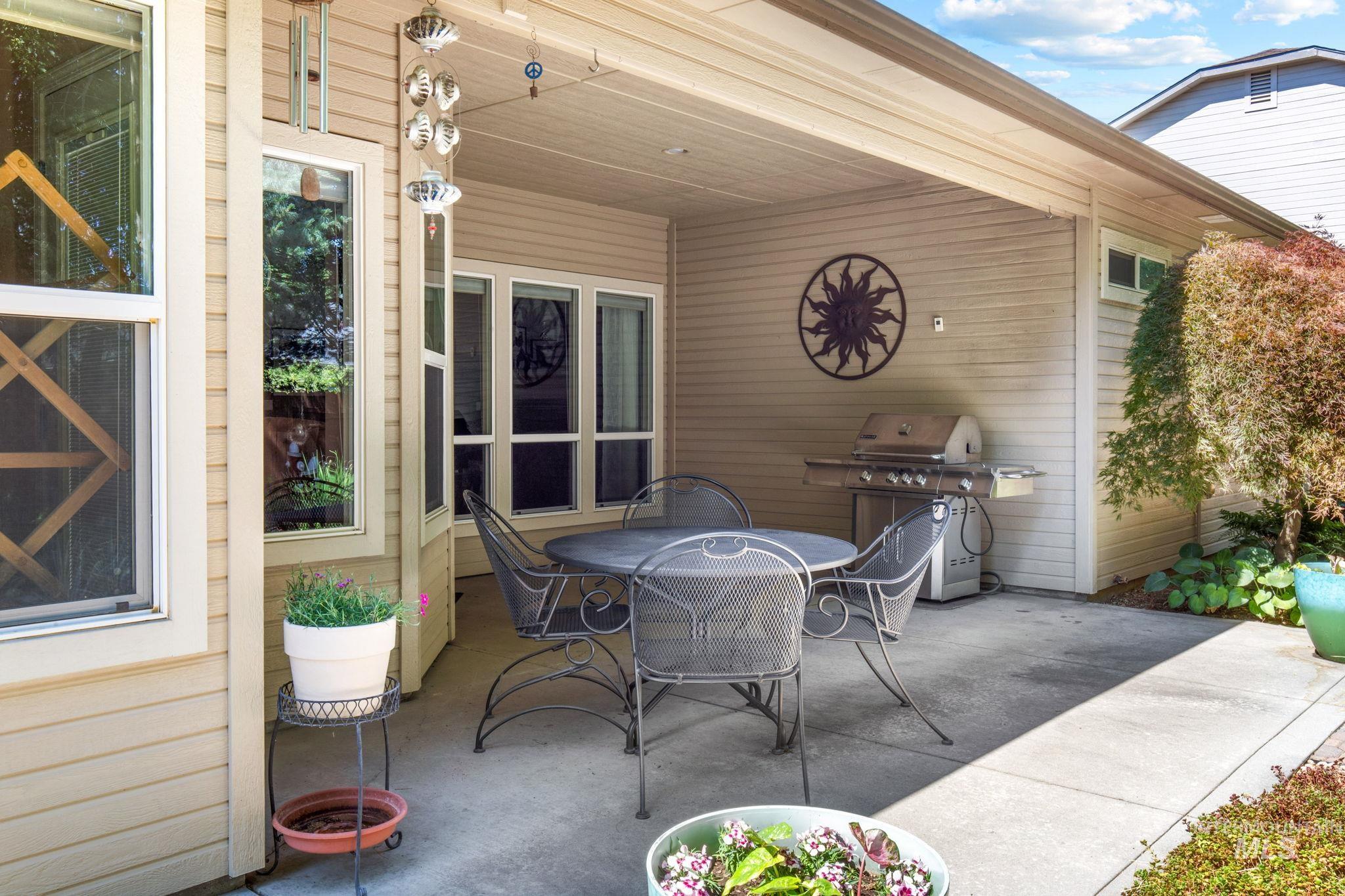 13346 W Silverbrook Drive, Boise, Idaho 83713, 4 Bedrooms, 3 Bathrooms, Residential For Sale, Price $679,900,MLS 98992465
