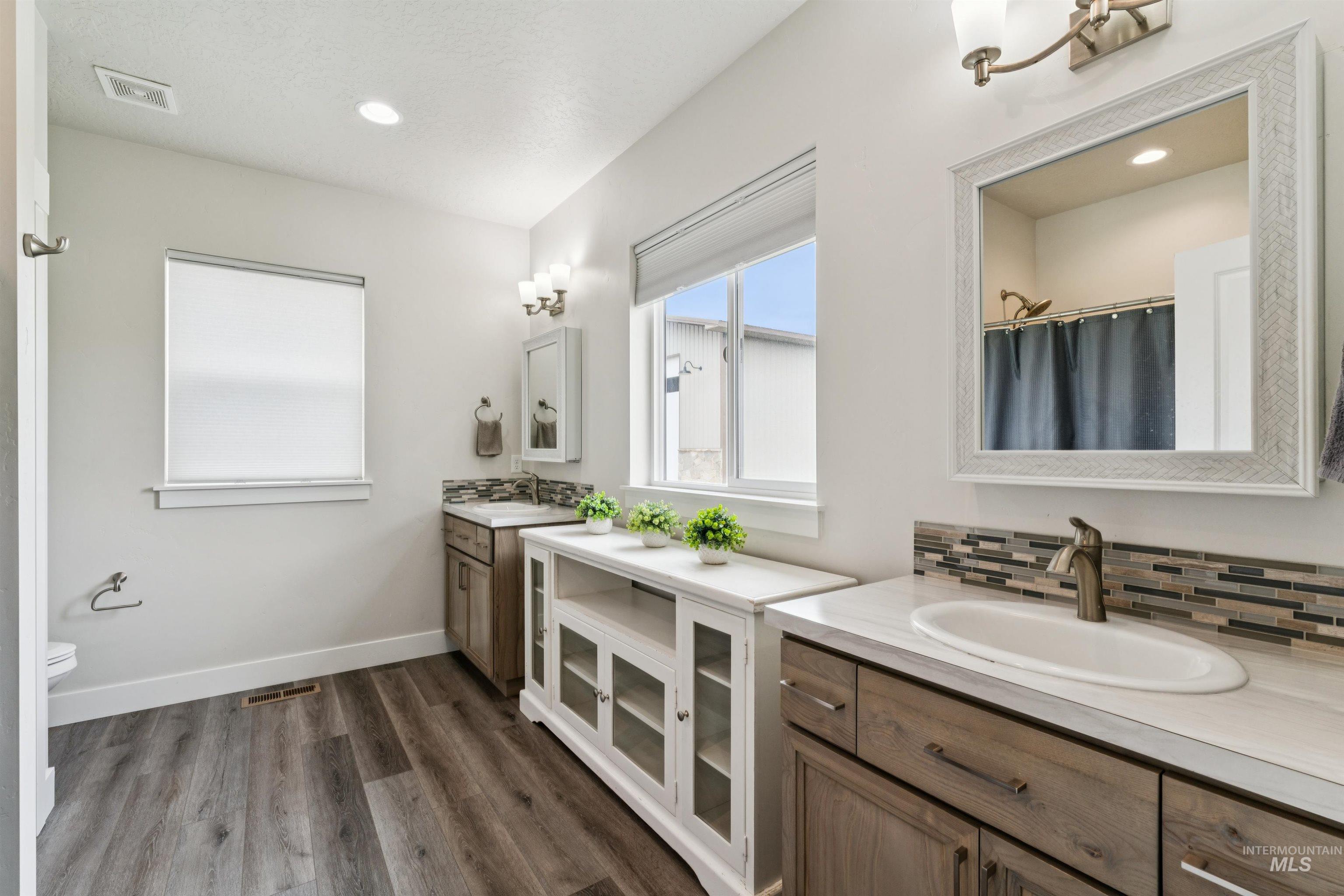 110 Harris Ln, Emmett, Idaho 83617, 4 Bedrooms, 2.5 Bathrooms, Residential For Sale, Price $699,900,MLS 98992468