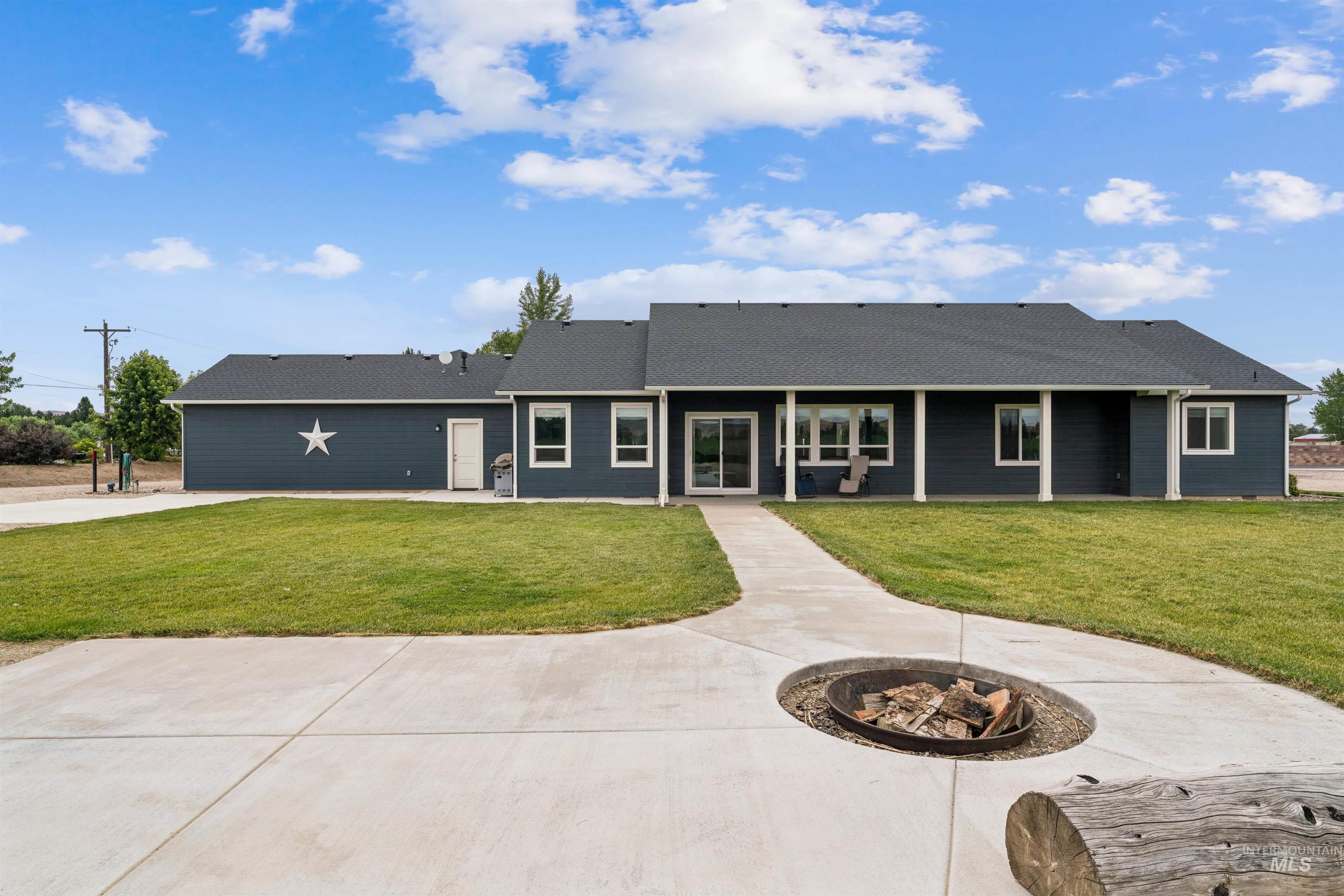 110 Harris Ln, Emmett, Idaho 83617, 4 Bedrooms, 2.5 Bathrooms, Residential For Sale, Price $699,900,MLS 98992468
