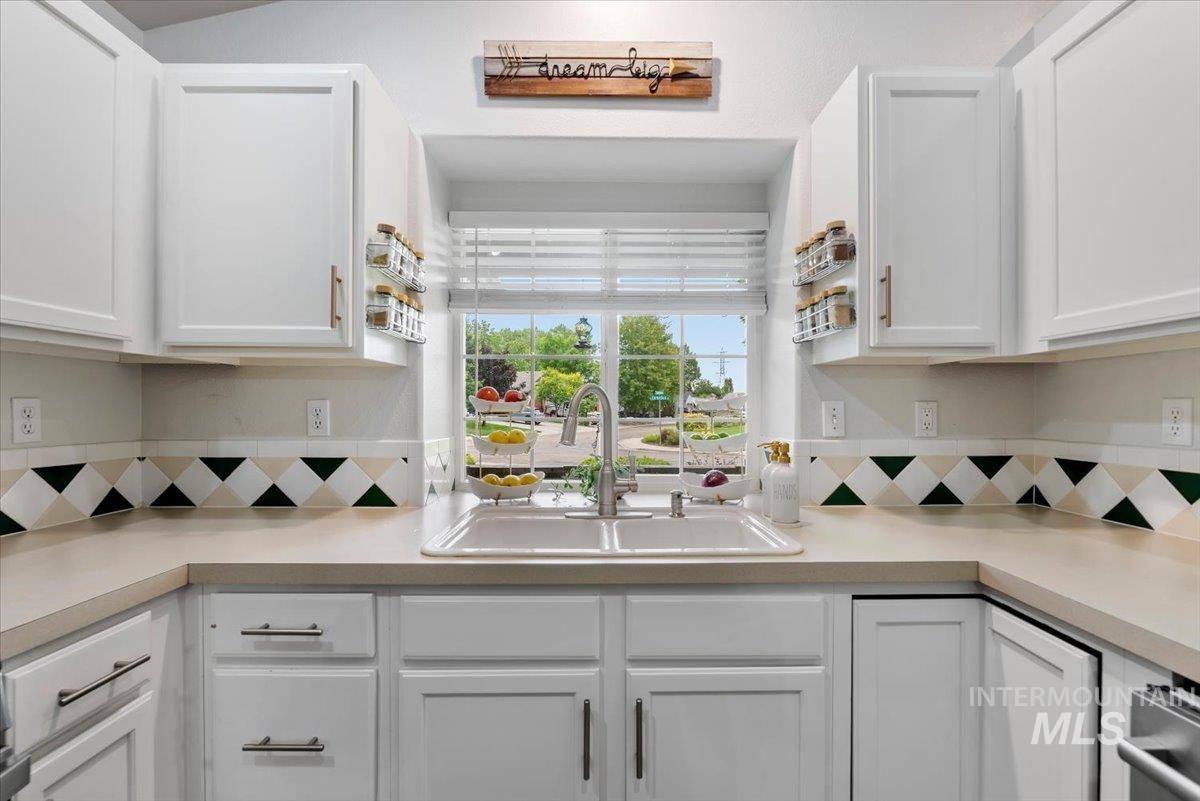 4210 E Carnation Ct., Boise, Idaho 83716-0000, 3 Bedrooms, 2 Bathrooms, Residential For Sale, Price $499,000,MLS 98992469