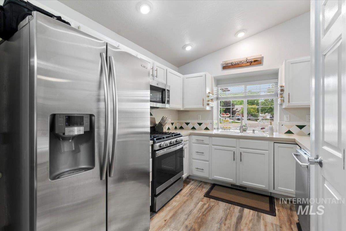 4210 E Carnation Ct., Boise, Idaho 83716-0000, 3 Bedrooms, 2 Bathrooms, Residential For Sale, Price $499,000,MLS 98992469