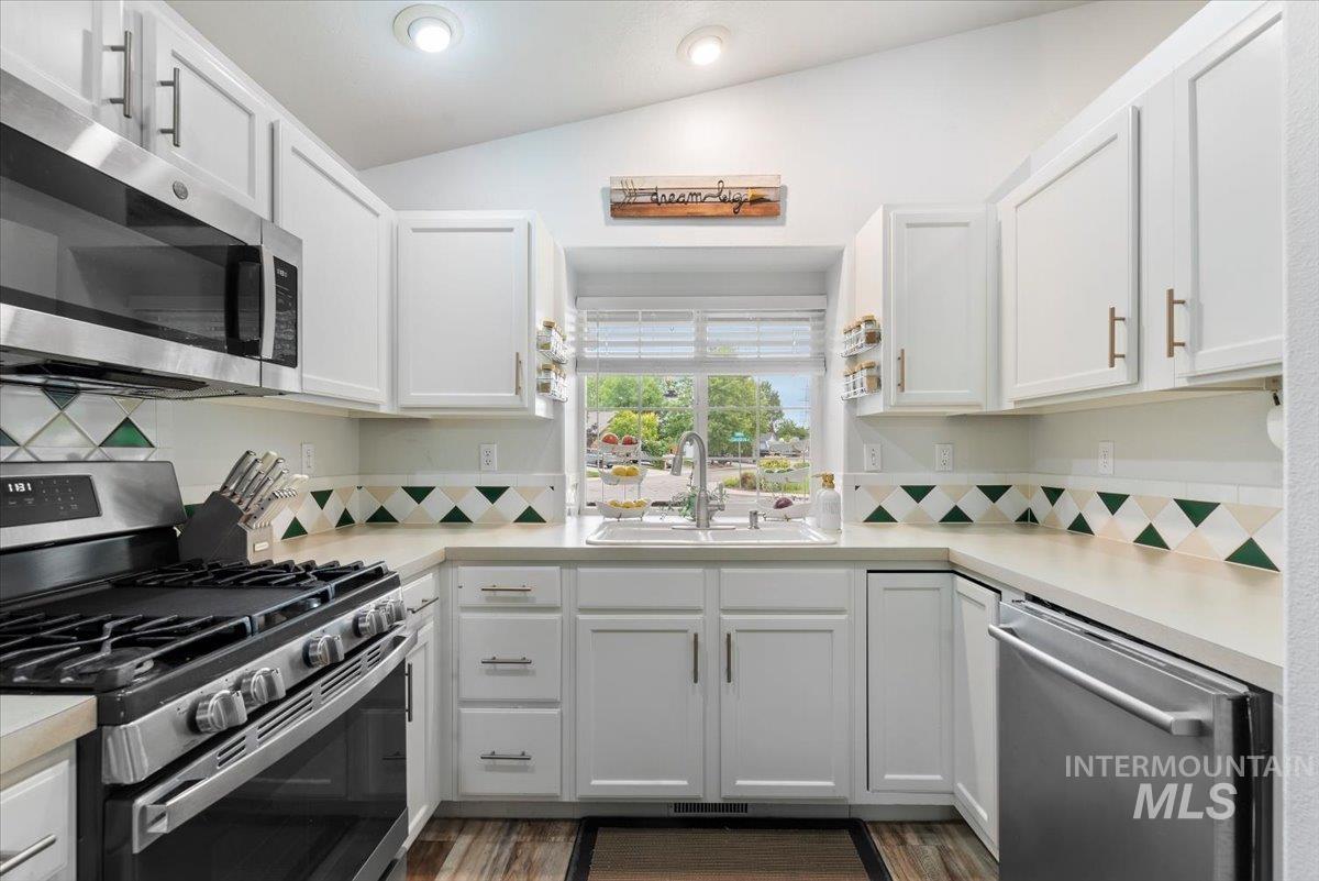 4210 E Carnation Ct., Boise, Idaho 83716-0000, 3 Bedrooms, 2 Bathrooms, Residential For Sale, Price $499,000,MLS 98992469
