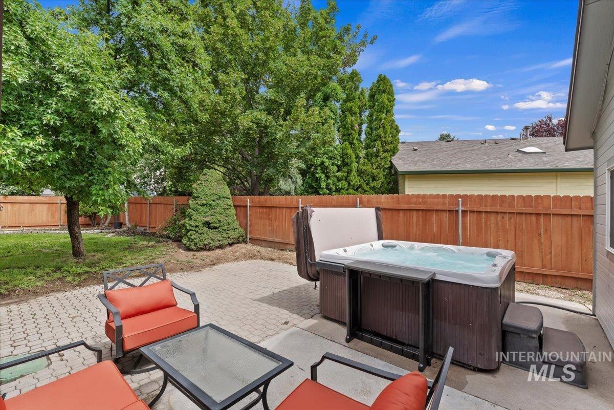 4210 E Carnation Ct., Boise, Idaho 83716-0000, 3 Bedrooms, 2 Bathrooms, Residential For Sale, Price $499,000,MLS 98992469