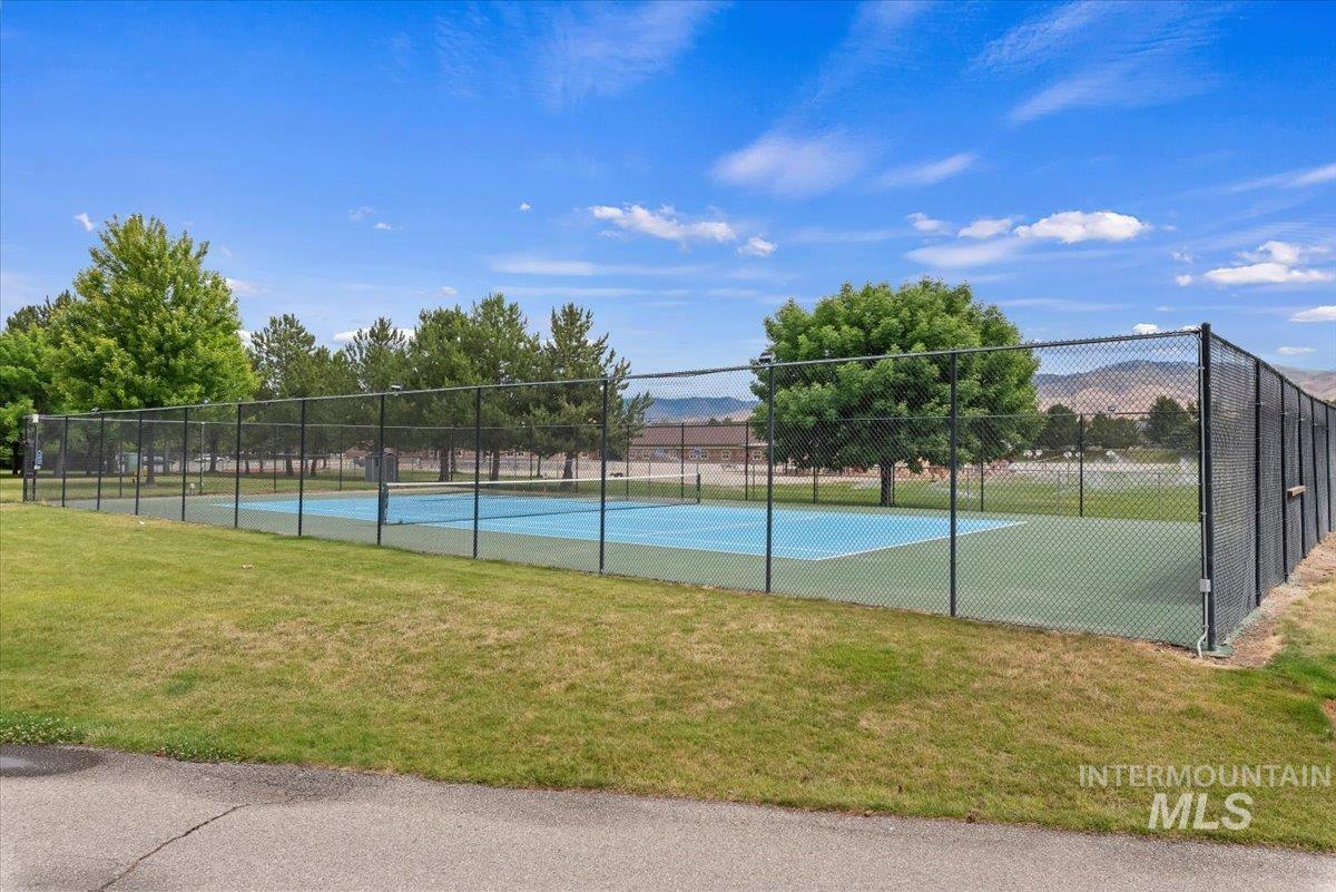 4210 E Carnation Ct., Boise, Idaho 83716-0000, 3 Bedrooms, 2 Bathrooms, Residential For Sale, Price $499,000,MLS 98992469